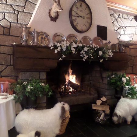 Hotel Restaurant Erckmann Chatrian Phalsbourg Bagian luar foto